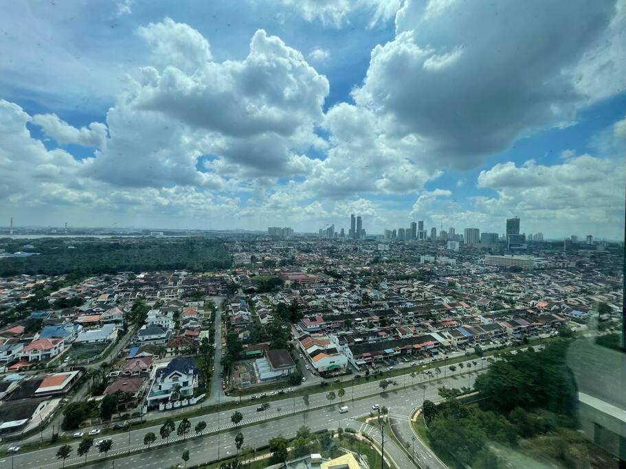 Mid Valley Southkey Mosaic- 6 Pax- 2 Bedroom Pangsapuri