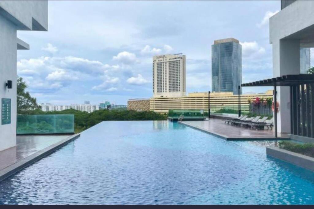Mid Valley Southkey Mosaic- 6 Pax- 2 Bedroom * Johor Bahru