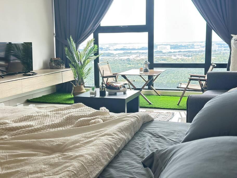Mid Valley Southkey Mosaic- 6 Pax- 2 Bedroom Apartment *