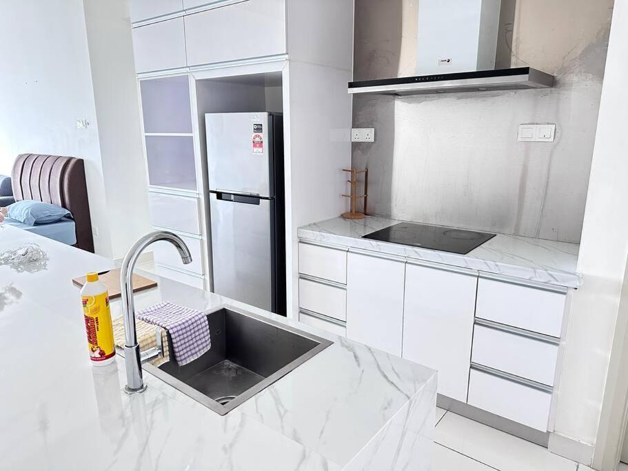 Mid Valley Southkey Mosaic- 6 Pax- 2 Bedroom Apartment Johor Bahru