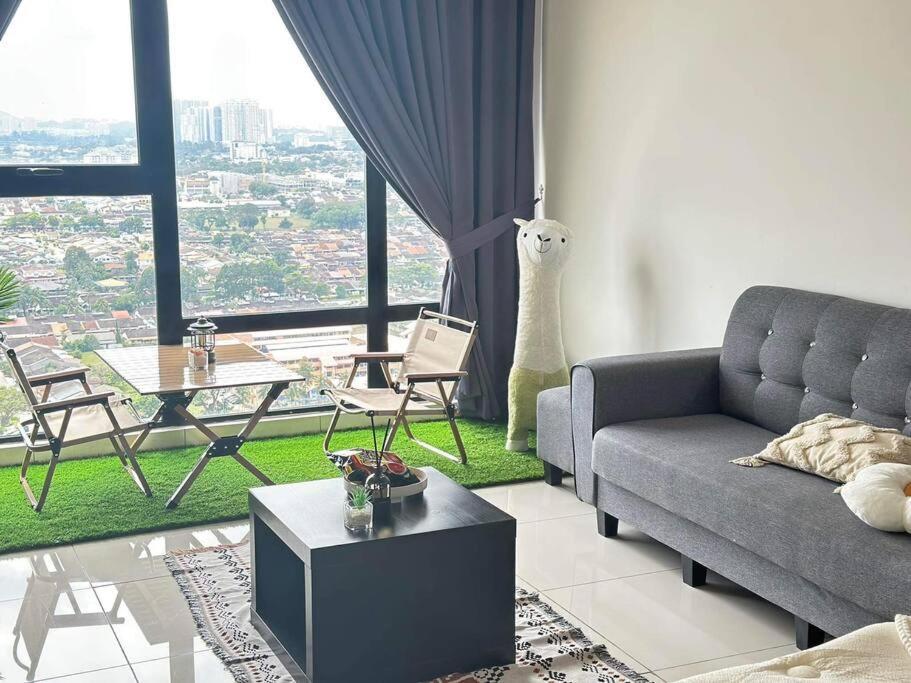 Mid Valley Southkey Mosaic- 6 Pax- 2 Bedroom Apartment *